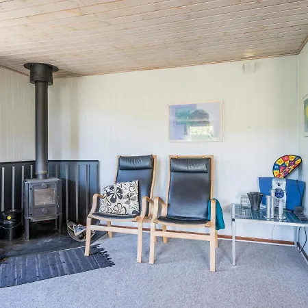 6 Person In Henne Henne Strand